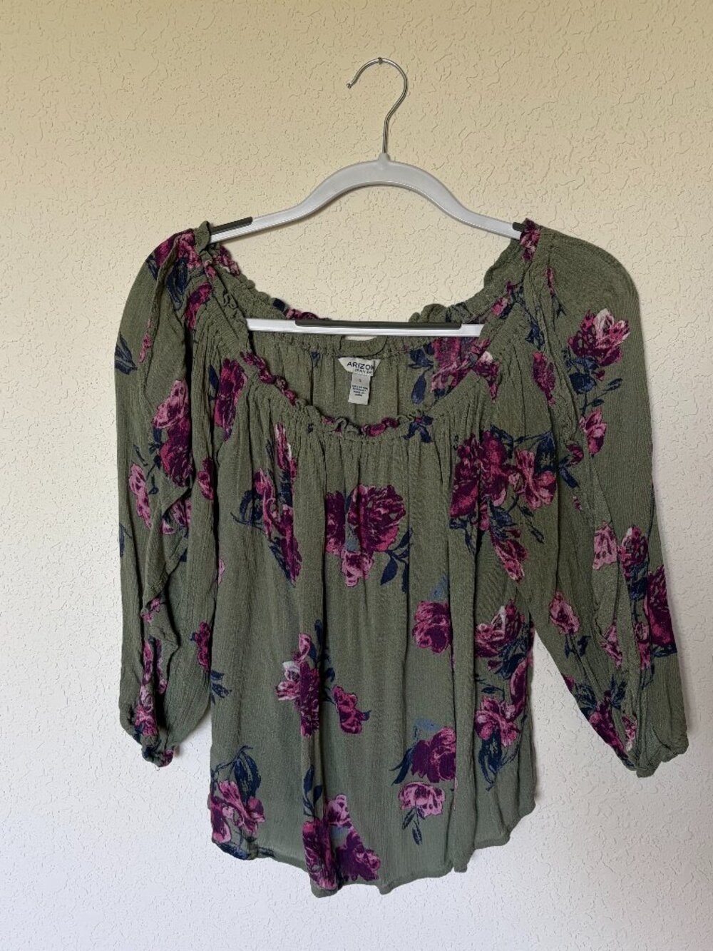 Arizona Jeans Co. Off-Shoulder Green Floral Top